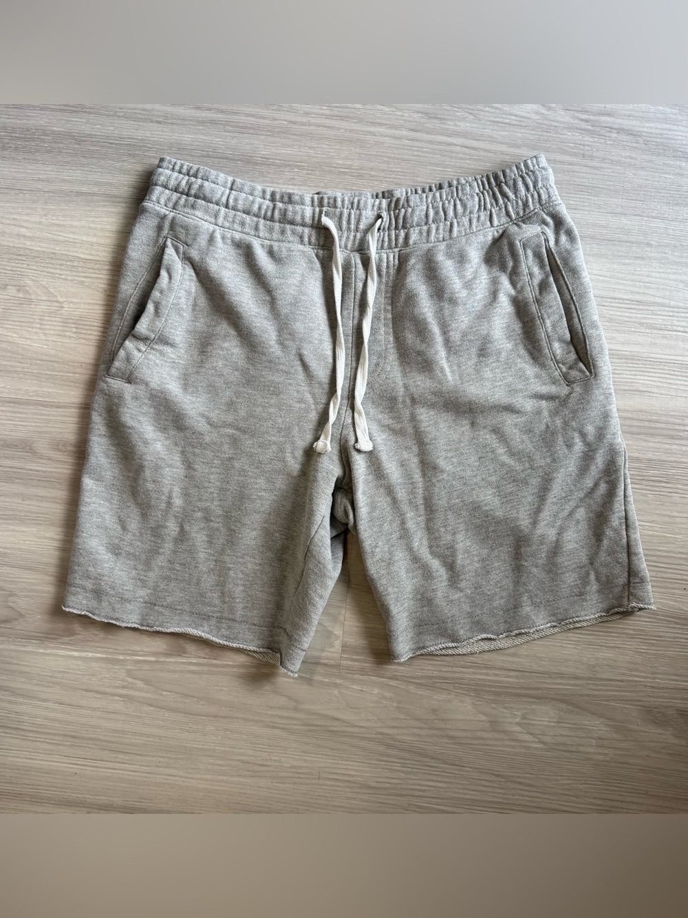 Forever 21 Men's Light Gray Athletic Drawstring Shorts